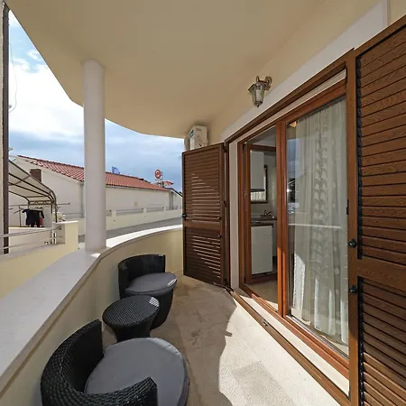 Hrvoje Apartment *
