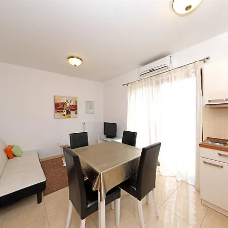 Apartment Hrvoje Tisno