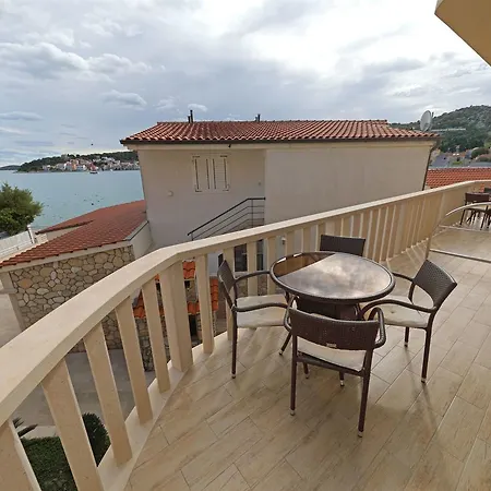 Hrvoje Apartment Tisno